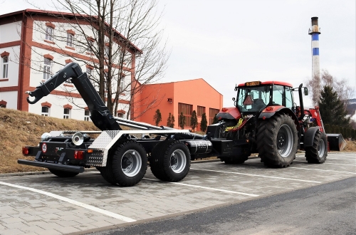 Traktorový nosič kontejnerů PORTÝR 14.10